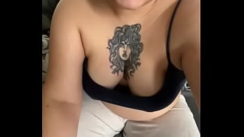 Tu aimes me voir fumer abonnes toi réserves un show ou une demande de