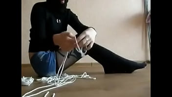 How to tie your feet