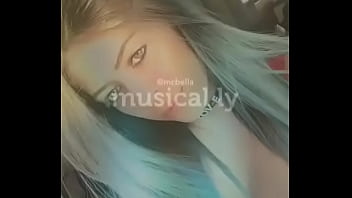 Big boobs girl showing off