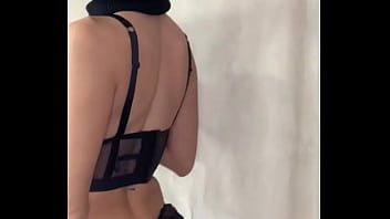 Delgada petit caliente