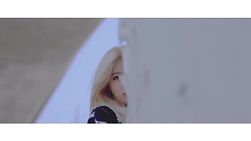 Loona insane lesbian