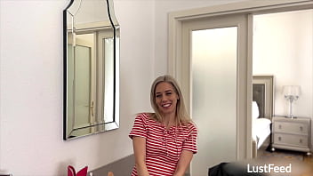 Petite blondie nesty fucks and sucks in her hotel room