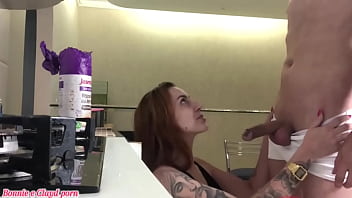 Meu pau deu bom dia pra novinha safada