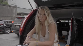 A curvy model A curvy model