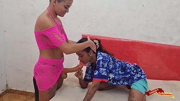 Leo ogro fudendo com as lésbicas dp