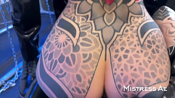 Latex mistressae joins the threesome