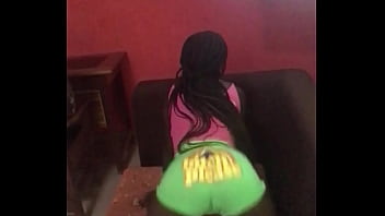 Crazybitch twerking hard for a customer before inserting an analplug