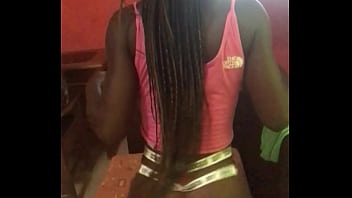 Crazybitch twerking hard for a customer before inserting an analplug