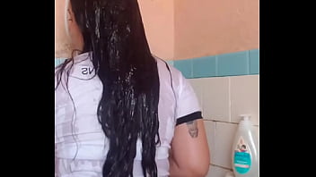 Ele ama ver meu braço molhado parte 1