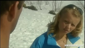 Blonde beauty dora venter mmf threeway with blow job and facials