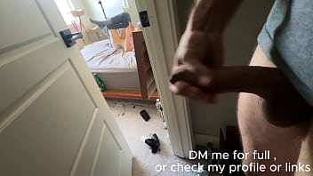 Full 30min the roomate asks to make her pregnant cum deep inside my pussy