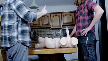 Place à la magie de pâques j'apparait en lapine et j'en prends plein le cul tu aimes mon nouveau joue