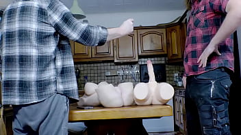 Place à la magie de pâques j'apparait en lapine et j'en prends plein le cul tu aimes mon nouveau joue