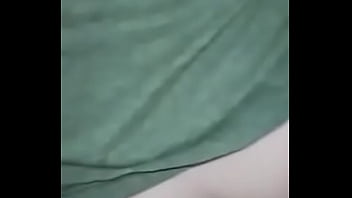 Sentei no pau com tanta vontade que gozei como se tivesse pau