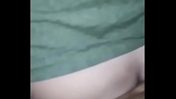 Sentei no pau com tanta vontade que gozei como se tivesse pau