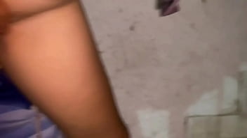 Estoy lipiado y llega mi hijastro y a ver que estoy sola me folla el coño