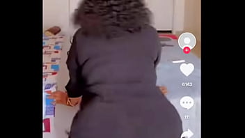 Twerking for the cam