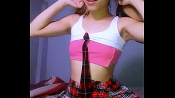 Bonneyuwu 12 07 pequeña puta se masturba con dildo enorme colegiala
