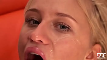 She enjoys herself a juicy sausage