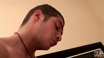 She enjoys herself a juicy sausage