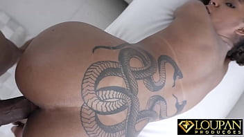 Morena tattuada fica com bucetinha cheia de porra mikaelly lp produções