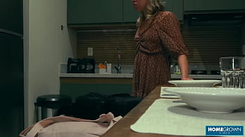 Scarlett taylor loves seeing naomi sucking hot dudes cock