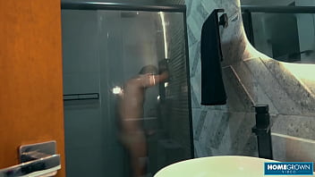 Scarlett taylor loves seeing naomi sucking hot dudes cock