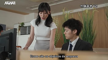 Gostosa peituda toca uma siririca na empresa e dá pro colega legendado