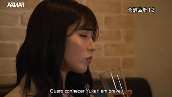 Gostosa peituda toca uma siririca na empresa e dá pro colega legendado