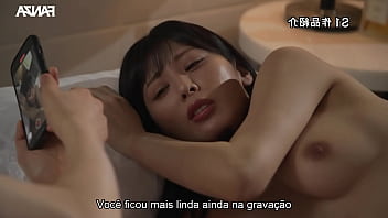 Gostosa peituda toca uma siririca na empresa e dá pro colega legendado