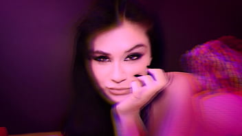 A mind blowing and hot facial for delilah dagger