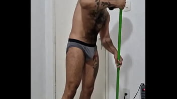 Does anyone have a turn on for men doing house chores in their raggedy old underwear