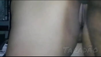 Socando no rabo da puta