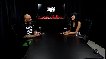 Já transou em banheiro de festa tem fetiche dark e o motivo com quem ela escolhe gravar é juh jackson watch sheer red