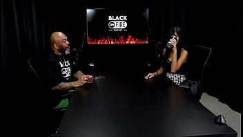 Já transou em banheiro de festa tem fetiche dark e o motivo com quem ela escolhe gravar é juh jackson watch sheer red