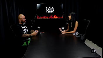 Já transou em banheiro de festa tem fetiche dark e o motivo com quem ela escolhe gravar é juh jackson watch sheer red