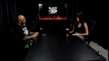 Já transou em banheiro de festa tem fetiche dark e o motivo com quem ela escolhe gravar é juh jackson watch sheer red