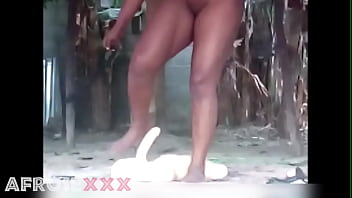 Beau corps beaux seins sur une bite