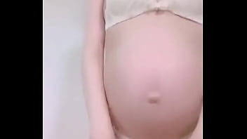 Chinese girl while pregnant very sexy