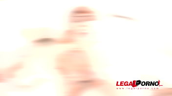 Big butt slut adara love returns to gonzo for piss drinking and double penetration sz2492