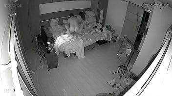 Trisal flagrado em momentos intimos