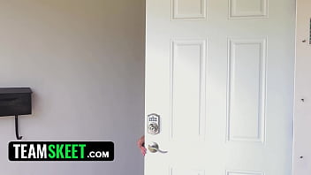 She took pictures of my dick dating my stepdaughter