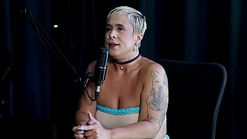 Loira pelada recebe massagem depois de ouvir que ela se arrependeu em um encontro com um homem que havia prometido tudo e passou a madrugada trabalhando just joana watch sheer red