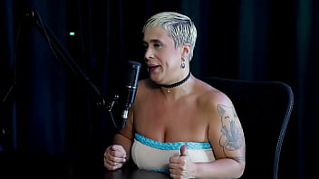 Loira pelada recebe massagem depois de ouvir que ela se arrependeu em um encontro com um homem que havia prometido tudo e passou a madrugada trabalhando just joana watch sheer red