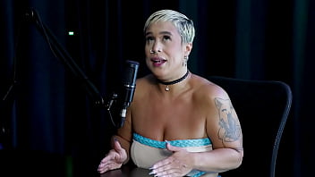 Loira pelada recebe massagem depois de ouvir que ela se arrependeu em um encontro com um homem que havia prometido tudo e passou a madrugada trabalhando just joana watch sheer red