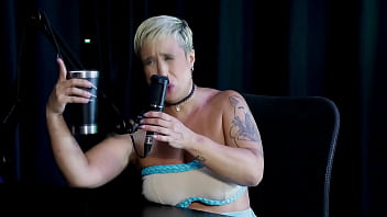 Loira pelada recebe massagem depois de ouvir que ela se arrependeu em um encontro com um homem que havia prometido tudo e passou a madrugada trabalhando just joana watch sheer red