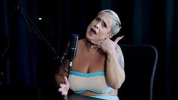 Loira pelada recebe massagem depois de ouvir que ela se arrependeu em um encontro com um homem que havia prometido tudo e passou a madrugada trabalhando just joana watch sheer red