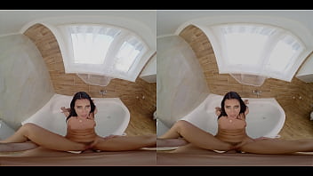 She fucks me in the bathtub virtual real porn