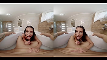She fucks me in the bathtub virtual real porn