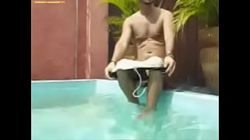 Punha Na Piscina thumbnail